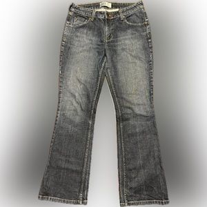 Levi’s Signature Low Rise Boot Cut Jeans. Size 10R